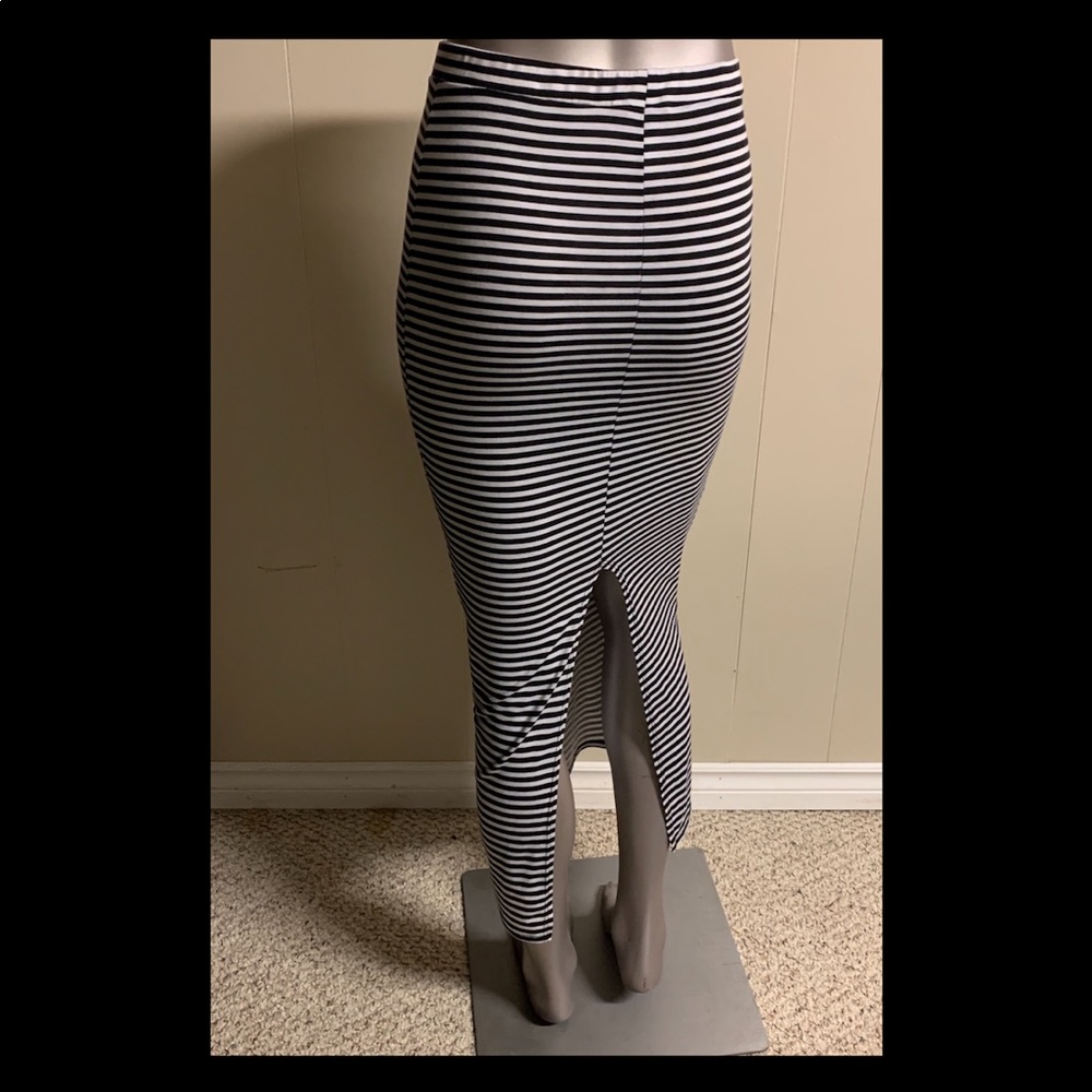 Skirt - Picture 3 of 3